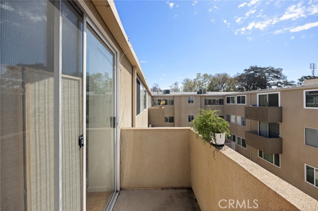 Detail Gallery Image 16 of 21 For 14141 Dickens #312,  Sherman Oaks,  CA 91423 - 2 Beds | 2 Baths