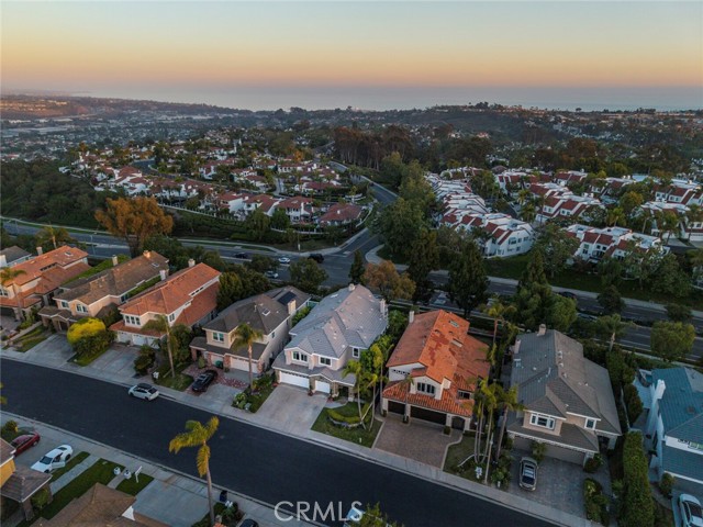14 Glastonbury Place, Laguna Niguel CA: https://media.crmls.org/medias/93e2bc97-f7e0-4987-aea0-b11802d5e52a.jpg