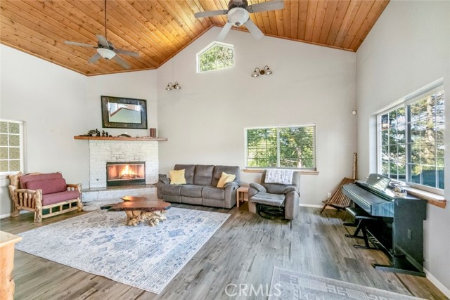 Detail Gallery Image 34 of 42 For 24622 Bernard, Crestline,  CA 92325 - 4 Beds | 3/1 Baths