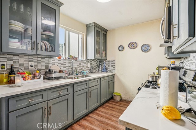 Detail Gallery Image 6 of 11 For 1046 N Bonnie Beach Pl, Los Angeles,  CA 90063 - 4 Beds | 2 Baths