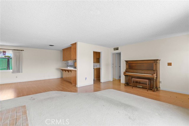 539 Dahlia Place, Santa Maria CA: https://media.crmls.org/medias/93e3d316-199e-483a-b33e-c81f60f054ea.jpg