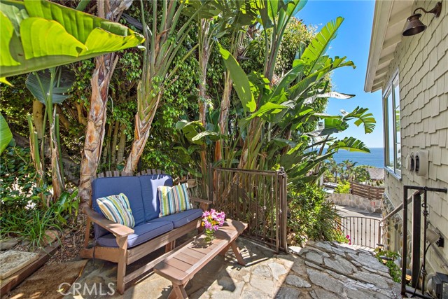 Detail Gallery Image 3 of 30 For 32060 Virginia Way, Laguna Beach,  CA 92651 - 2 Beds | 2 Baths