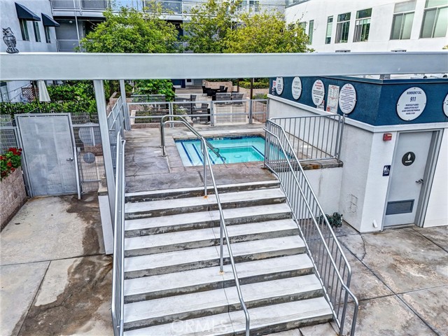 435 W Center Street Promenade, Anaheim CA: https://media.crmls.org/medias/93e477e7-e24f-41e6-91f6-4cef29780e53.jpg