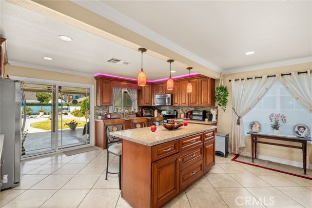 Detail Gallery Image 7 of 62 For 11267 Jerry Pl, Cerritos,  CA 90703 - 3 Beds | 3 Baths