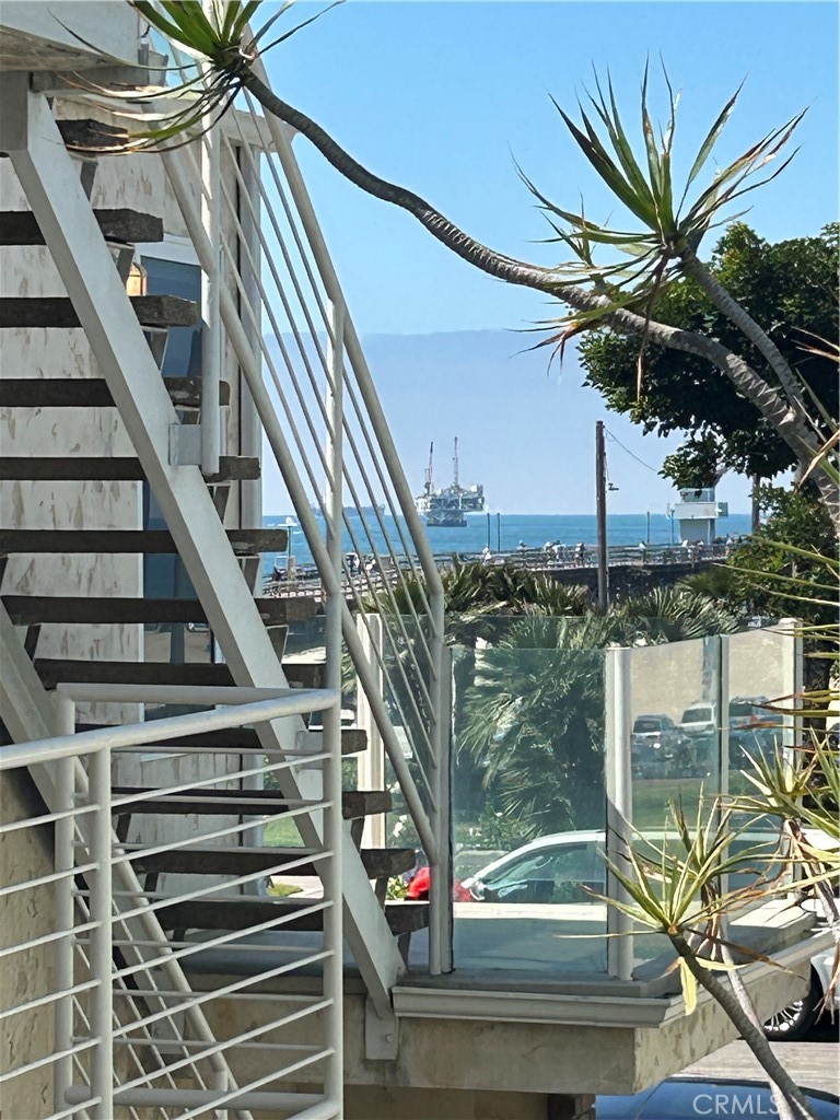 https://media.crmls.org/medias/93e51fd9-3529-42f0-80dc-82011382be92.jpg?preset=X-Large