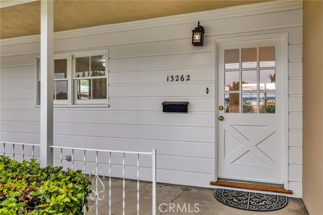 13262 Galway Street, Garden Grove CA: https://media.crmls.org/medias/93e55ab8-5a24-47b2-9d9b-e08420e404c4.jpg