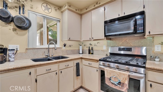 Detail Gallery Image 7 of 54 For 2717 Leatherwood Ct, Riverside,  CA 92504 - 3 Beds | 2 Baths