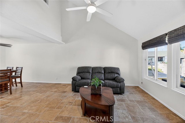 Detail Gallery Image 13 of 54 For 6116 E Paseo Rio Azul, Anaheim,  CA 92807 - 3 Beds | 2/1 Baths