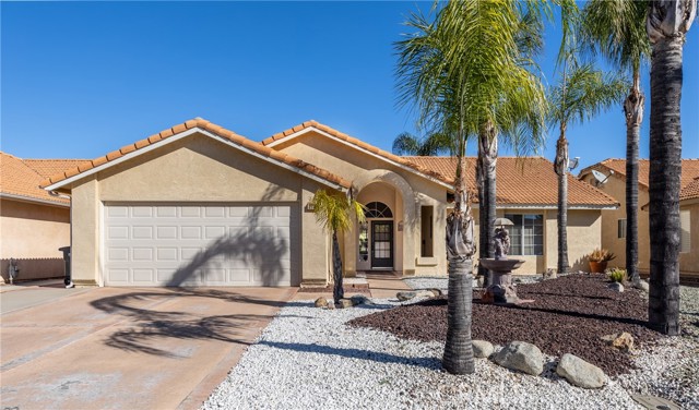 Detail Gallery Image 1 of 28 For 2740 Banyan Tree Ln, Hemet,  CA 92545 - 3 Beds | 2 Baths