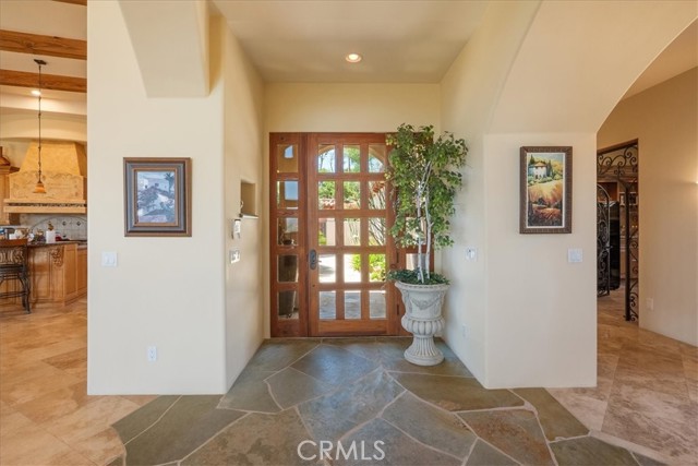 1917 Santa Margarita Drive, Fallbrook CA: https://media.crmls.org/medias/93e68417-fba6-4471-9f56-2d886d617b52.jpg