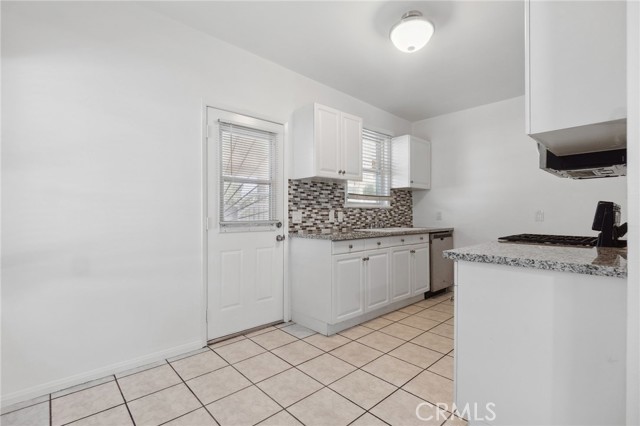 3604 Cortez Street, Riverside CA: https://media.crmls.org/medias/93e73923-9017-45de-b7fe-80f3cfc842a7.jpg