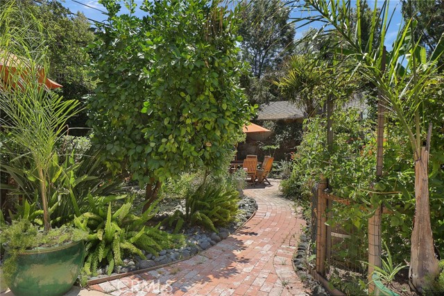 5866 Varna Avenue, Valley Glen CA: https://media.crmls.org/medias/93e7a95e-4242-4695-ac0a-e1353949f511.jpg