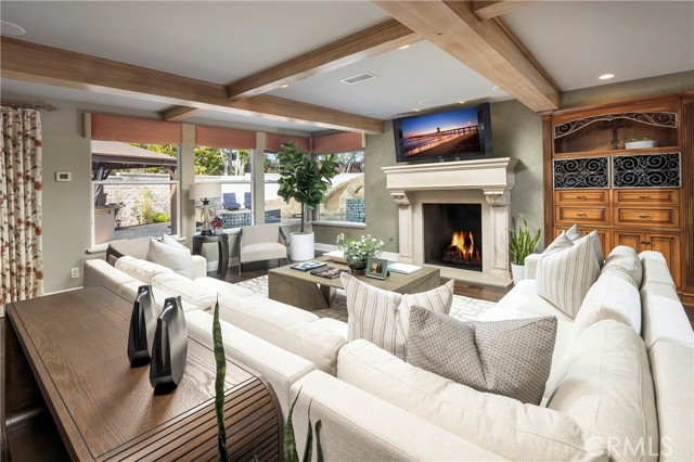 6403 Royal Grove Drive, Huntington Beach CA: https://media.crmls.org/medias/93e7e4c3-527c-4aba-aaa7-b384417a6cfd.jpg