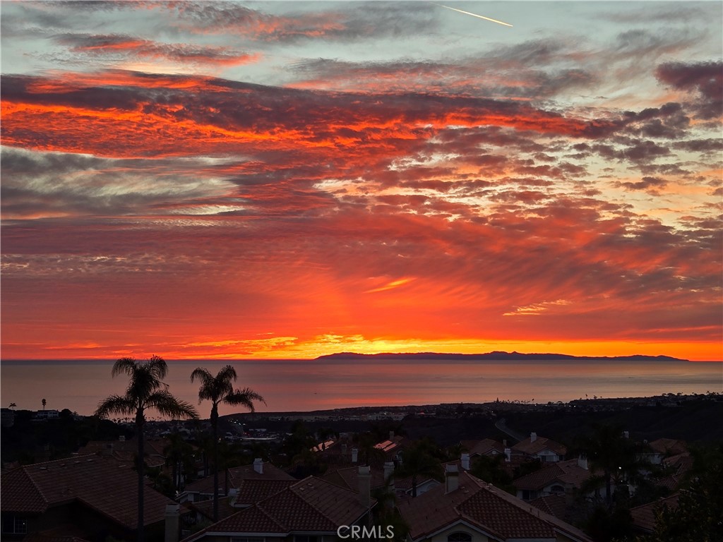 https://media.crmls.org/medias/93e84bda-0faf-4765-a52a-4b841ca5b561.jpg?preset=X-Large