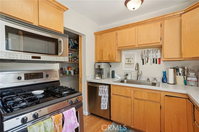 Detail Gallery Image 8 of 44 For 2305 Silver Ridge Ave, Los Angeles,  CA 90039 - 6 Beds | 6 Baths