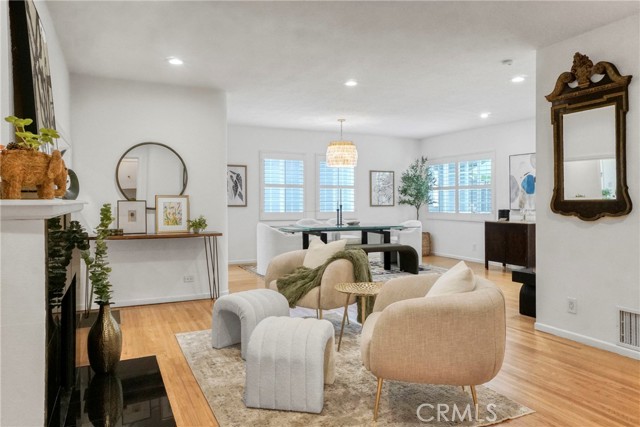 4299 Bakman Avenue, Studio City CA: https://media.crmls.org/medias/93e8f929-8862-4f2c-b9b9-cf47a06fc775.jpg