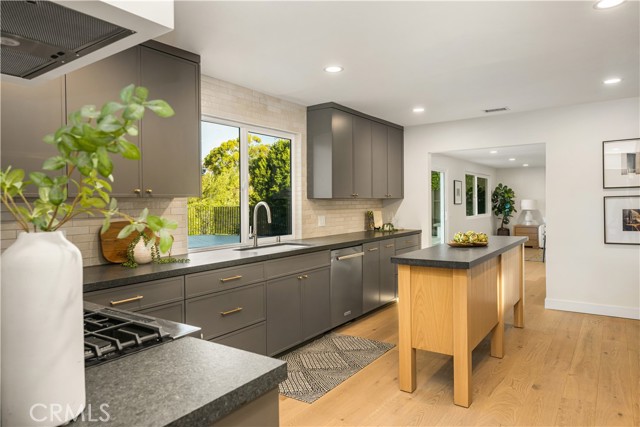 Detail Gallery Image 12 of 41 For 26633 Academy, Palos Verdes Peninsula,  CA 90274 - 5 Beds | 3 Baths