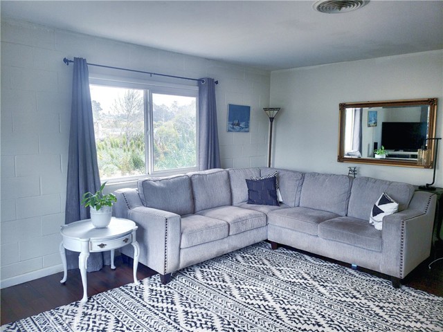599 Henrietta Avenue, Los Osos CA: https://media.crmls.org/medias/93ea06c0-7492-44fe-bf0b-d9deb354dc5c.jpg