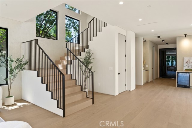 Detail Gallery Image 21 of 75 For 14738 Otsego St, Sherman Oaks,  CA 91403 - 5 Beds | 5/1 Baths