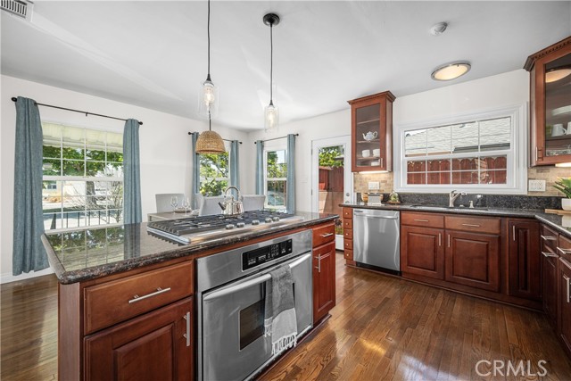Detail Gallery Image 14 of 55 For 5530 E Mezzanine Way, Long Beach,  CA 90808 - 4 Beds | 3/1 Baths