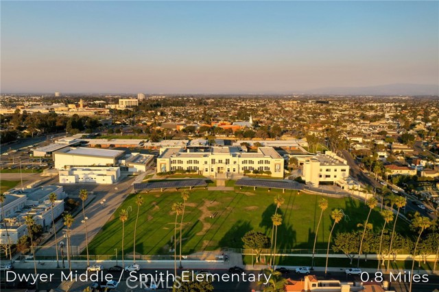 414 Main St., Huntington Beach CA: https://media.crmls.org/medias/93eb6120-6dfc-4d8b-95d1-76bd1a253f78.jpg