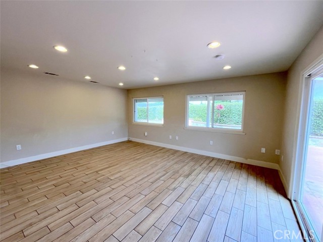 7811 Rhine Drive, Huntington Beach CA: https://media.crmls.org/medias/93ec4c85-1c55-4968-8073-b9b3da9ff7f7.jpg