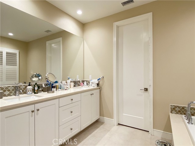 Detail Gallery Image 12 of 18 For 104 Della, Irvine,  CA 92602 - 3 Beds | 2/1 Baths