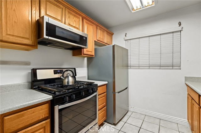 Detail Gallery Image 6 of 26 For 1094 Cabrillo Park a,  Santa Ana,  CA 92701 - 2 Beds | 1/1 Baths