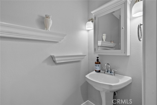25554 Housman Place, Stevenson Ranch CA: https://media.crmls.org/medias/93eec0e7-746e-4a01-a380-cd3551df5bf2.jpg