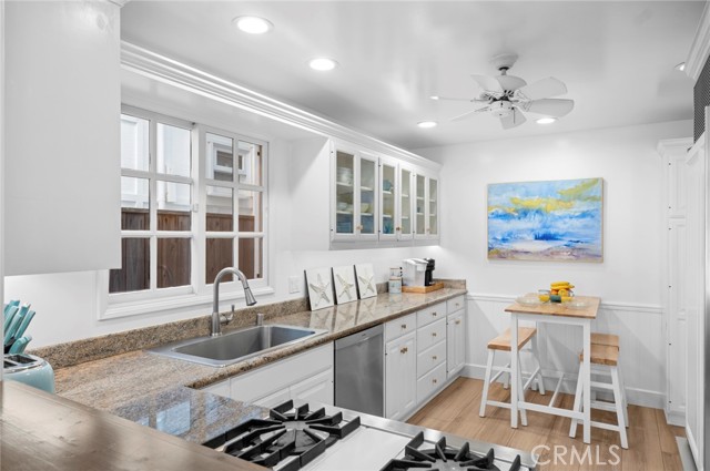 Detail Gallery Image 34 of 40 For 117 Amethyst Ave, Newport Beach,  CA 92662 - 3 Beds | 2 Baths