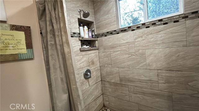 Detail Gallery Image 10 of 13 For 962 W Wilson Ave, Pomona,  CA 91768 - 3 Beds | 2 Baths