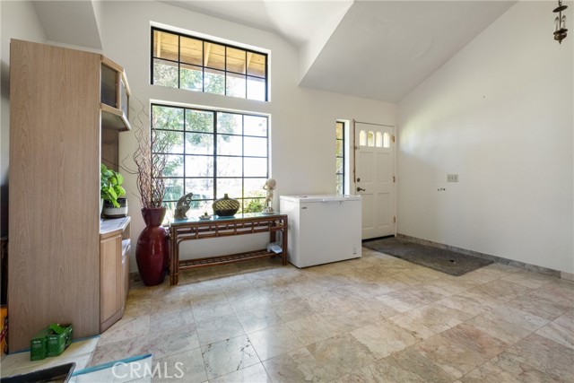 25215 Hazelcrest Lane, Stevenson Ranch CA: https://media.crmls.org/medias/93f142ee-bd00-4885-ac24-4f64ae54fa58.jpg