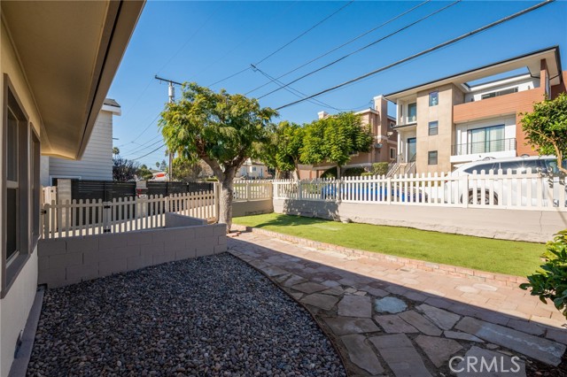 Detail Gallery Image 33 of 37 For 1920 Ruhland Ave a,  Redondo Beach,  CA 90278 - 3 Beds | 2 Baths