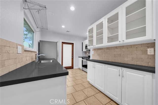 Detail Gallery Image 7 of 17 For 239 1/2 Coronado Ave, Long Beach,  CA 90803 - 1 Beds | 1 Baths