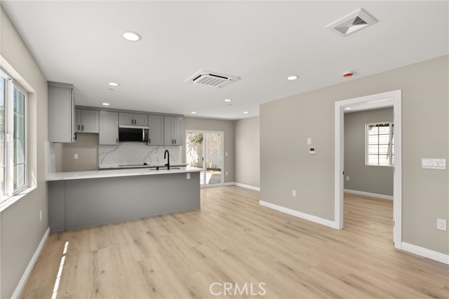 1401 Highland Street, Santa Ana CA: https://media.crmls.org/medias/93f3b7c9-956f-426c-92d4-84532f1318b5.jpg