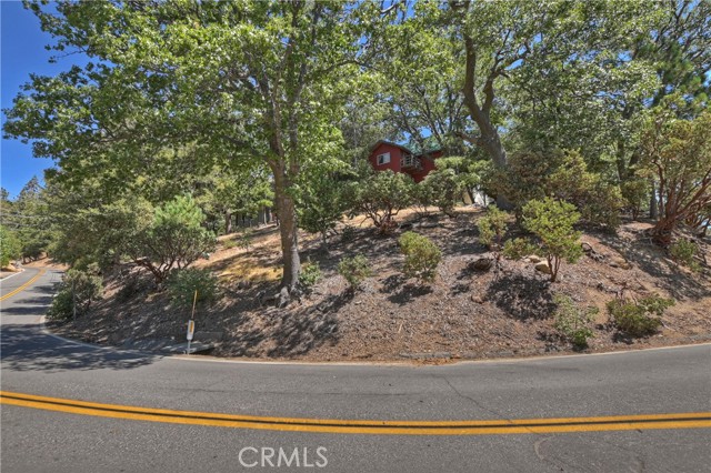 Detail Gallery Image 12 of 18 For 27588 Matterhorn Dr, Lake Arrowhead,  CA 92352 - – Beds | – Baths