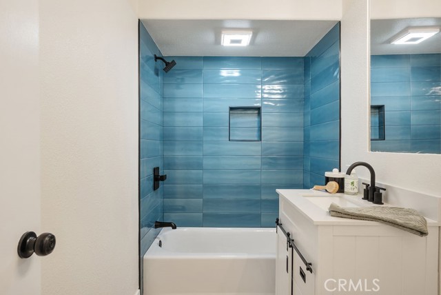 1800 E Heim Avenue, Orange CA: https://media.crmls.org/medias/93f5b328-2c9a-46ac-9707-5ac21a6253a0.jpg