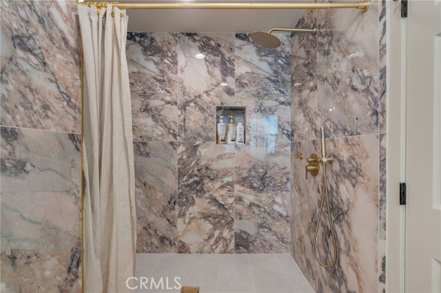 1123 E Ocean Blvd, Long Beach CA: https://media.crmls.org/medias/93f67f3c-2423-4d69-b6cd-02703fde93e1.jpg