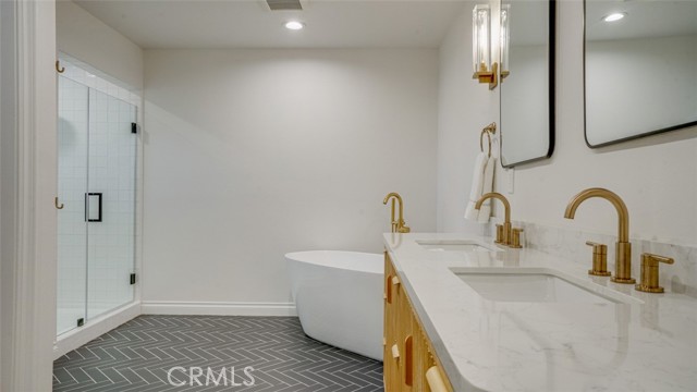 22914 Gershwin Drive, Woodland Hills CA: https://media.crmls.org/medias/93f70ae1-4dbc-47de-8fc4-18212fda4fa7.jpg