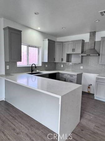 1228 1/2West 89th