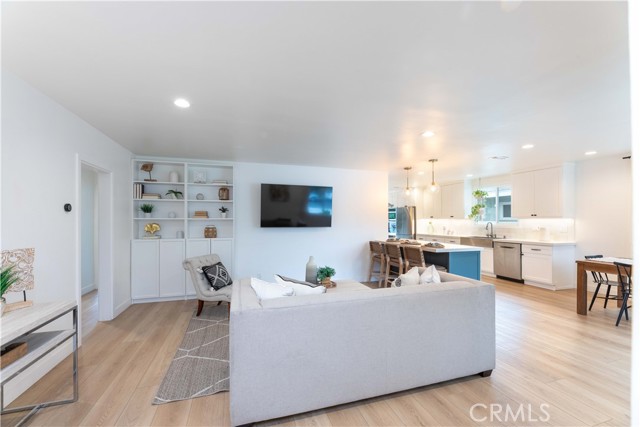 Detail Gallery Image 8 of 48 For 6830 E 10th St, Long Beach,  CA 90815 - 3 Beds | 2 Baths