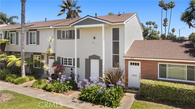 8195 Pawtucket Drive, Huntington Beach CA: https://media.crmls.org/medias/93f8a0a7-bd2f-4439-b06a-1f1c37788851.jpg