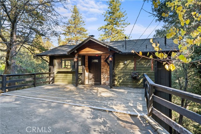 Detail Gallery Image 2 of 49 For 337 Wylerhorn, Crestline,  CA 92325 - 3 Beds | 2/1 Baths