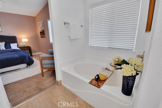 1882 Hunji Drive, Yuba City CA: https://media.crmls.org/medias/93fa9e2d-e79b-4354-aff1-53df5d0027d1.jpg