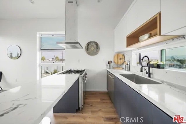 Detail Gallery Image 5 of 17 For 4537 W 16th #1/2,  Los Angeles,  CA 90019 - 3 Beds | 2 Baths