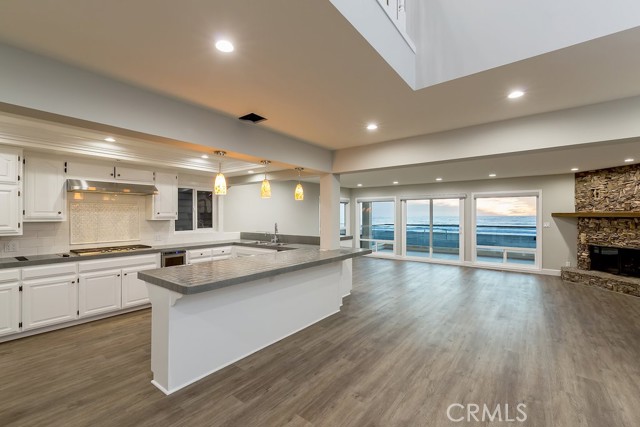 Detail Gallery Image 7 of 36 For 304 the Strand, Manhattan Beach,  CA 90266 - 4 Beds | 4/1 Baths