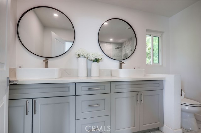 605 E Avenida San Juan, San Clemente CA: https://media.crmls.org/medias/93fd2d6b-81ae-4434-a980-62b4f723c262.jpg