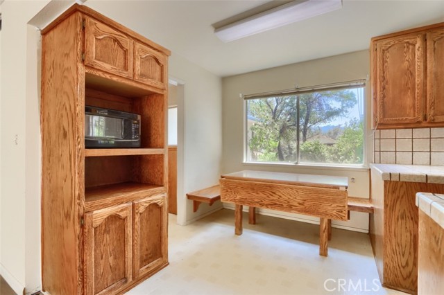 42912 Country Club E Drive, Oakhurst CA: https://media.crmls.org/medias/93fd31b4-755e-486a-820b-7d5590b501a3.jpg