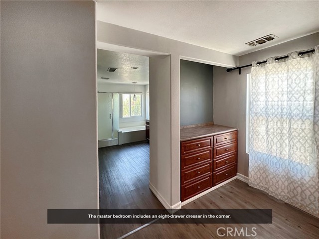 Detail Gallery Image 25 of 46 For 1795 E Flora St, Ontario,  CA 91764 - 4 Beds | 3 Baths