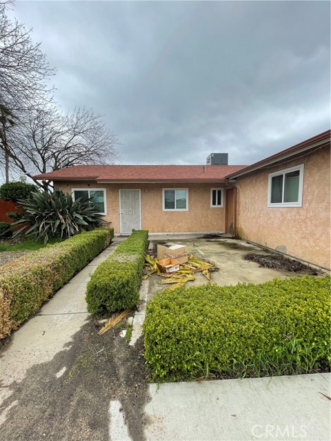 13499 Amigo Avenue, Parlier CA: https://media.crmls.org/medias/93fe361c-f0a3-47ae-ad61-4af789f18b0f.jpg